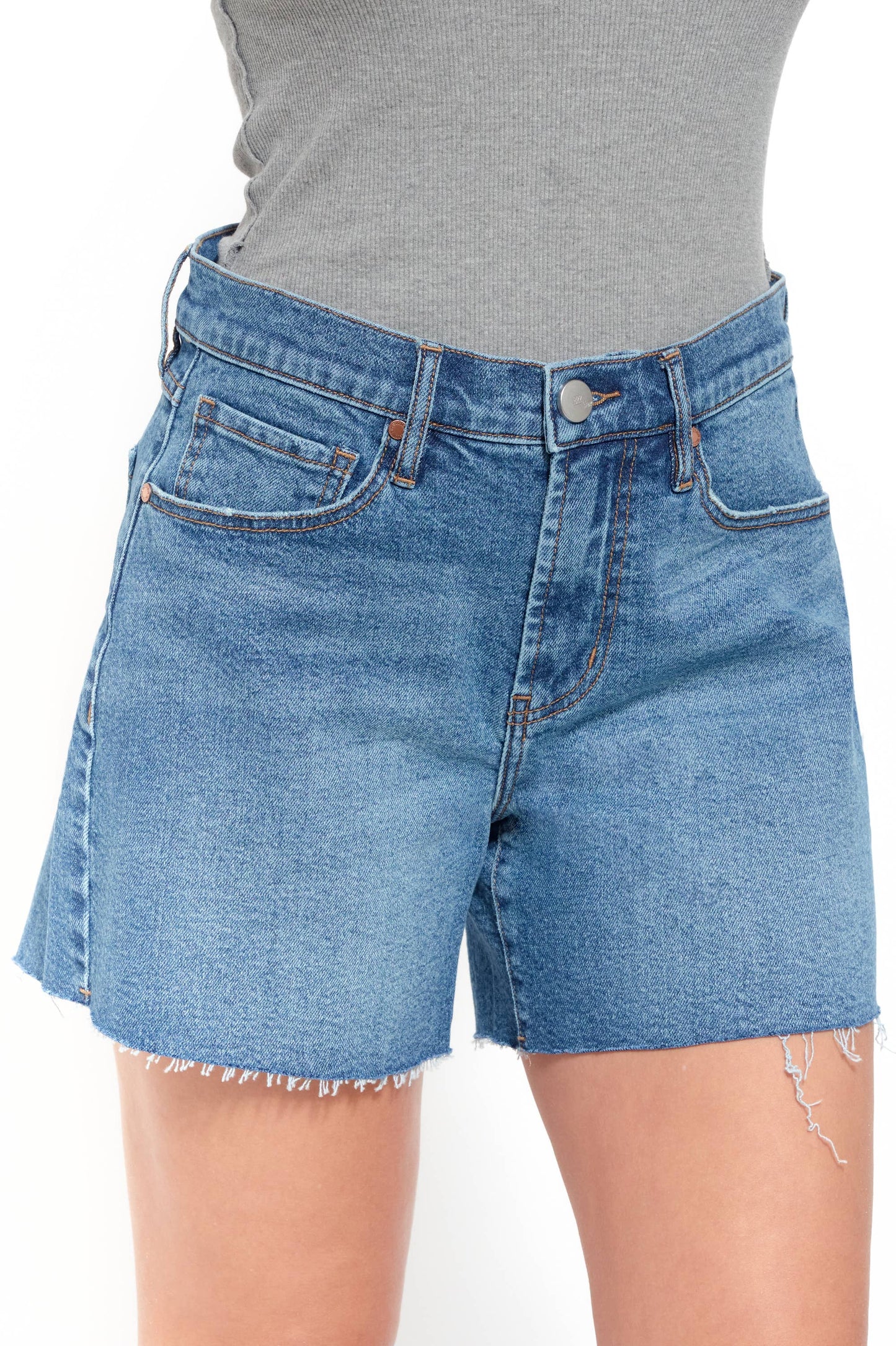 Light Medium Wash Loose Fit Mid Rise 5" Length Fray Hem Denim Short