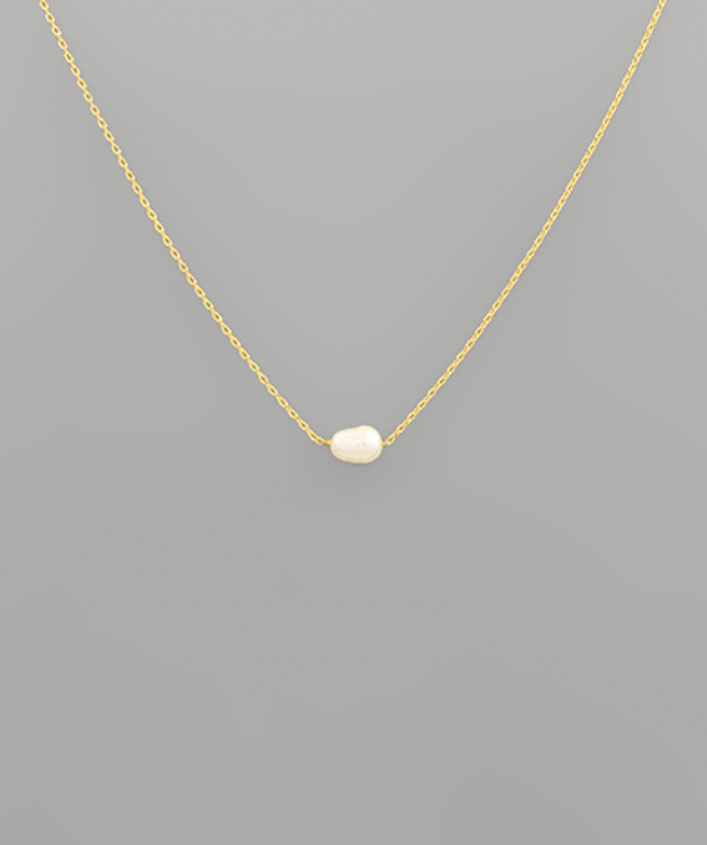 Oval Pearl Pendant Necklace
